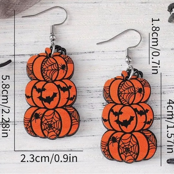 1006. 🎃 Pumpkin Spider Web Wooden Dangle Earrings - Picture 2 of 2